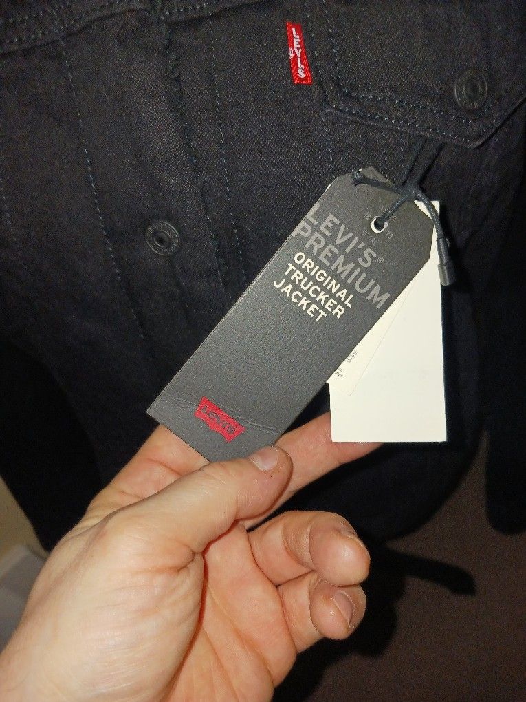 Levi's Black Denim Jacket Brand New Women's Trucker Jacket With Nice Insulation Button Up Brand New Never Worn Size L Selling For Half 60 Cash!