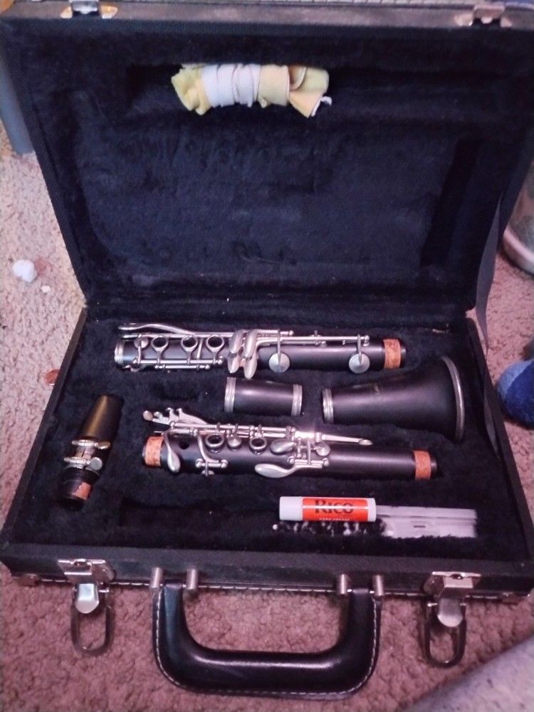 Kohlert Clarinet (In Great Condition)