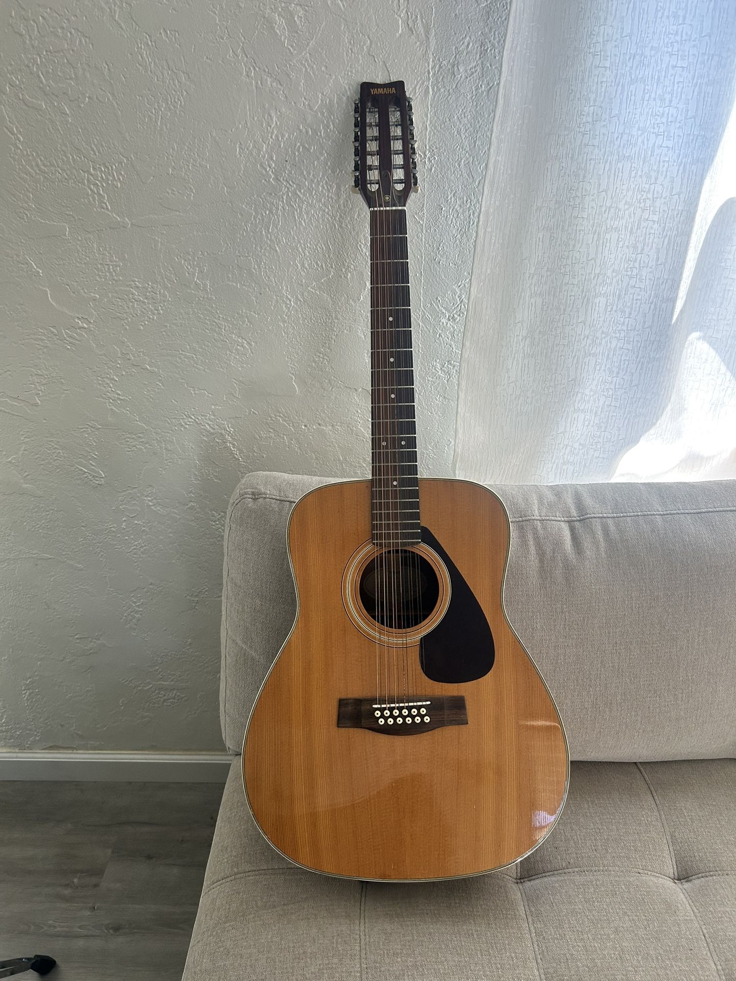 12 String Acustic Yamaha