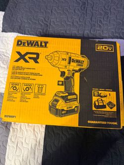 Dewalt 20V MAX Lithium-Ion Cordless 1/2 in. Impact Wrench Kit
