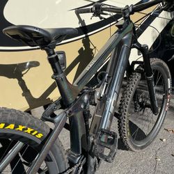2023 Trek Rail 9.8 XT with Carbon wheels! Size Large
