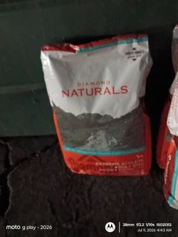 Diamond Natural dog food