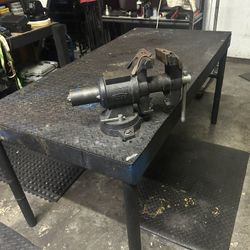 Metal Work Table W/ Vice (bessey)