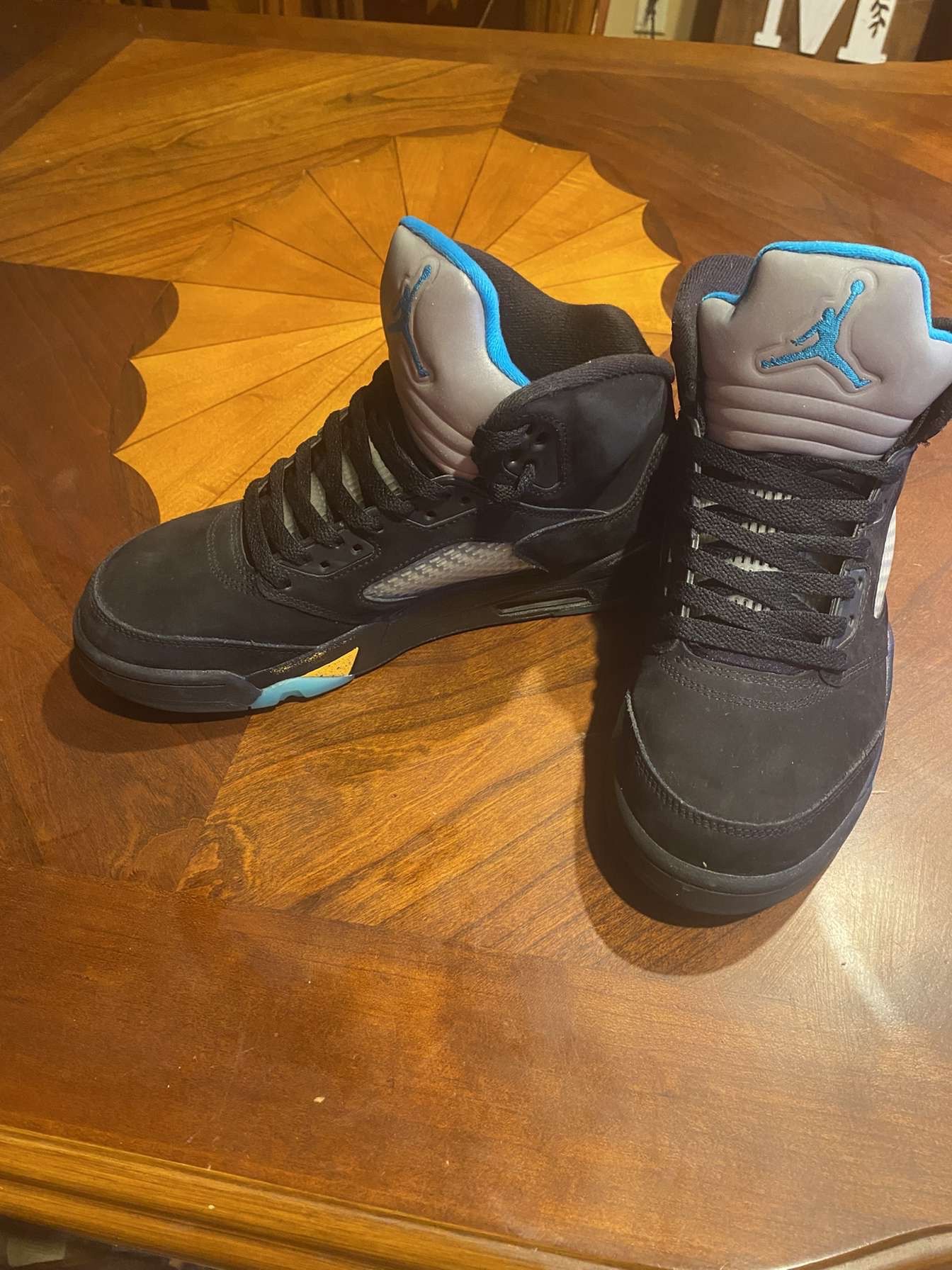 Aqua Jordan Retro 5s