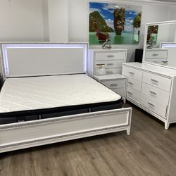 Bedroom Set ON SALE NOW + FREE MATTRESS 