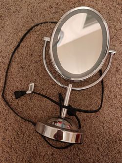 Lighted Vanity Makeup Mirror Chrome