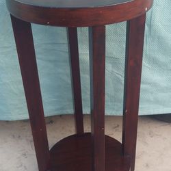 SOLID END TABLE 