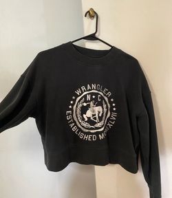 Wrangler black crewneck sweatshirt