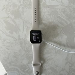 Apple Watch 40mm SE GPS New