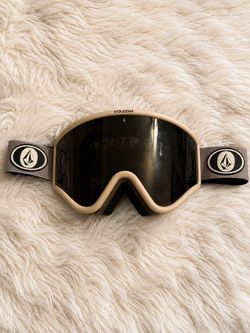Snowboarding goggles