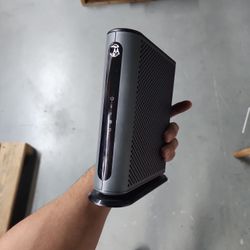 Motorola DOCSIS 3.1 CABLE MODEM 