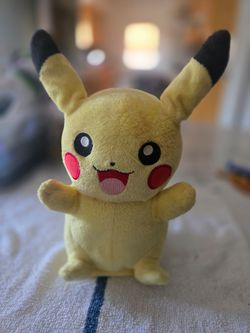 Pikachu Pokémon Plush Stuffed Toy
