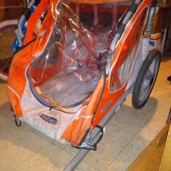 InStep double child tow behind bike trailer for Sale in Fresno, CA
