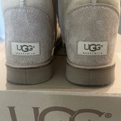 UGG Mens Boots Size 11 NEW IN BOX