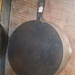 Wagner 10 Cast Iron Pan