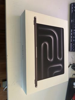 MacBook Pro 14" M5 Pro sealed (24GB RAM / 1TB SSD) Space Black - BRAND NEW