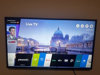 LG 50” Smart TV 4K with wall mount
