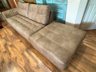 Sectional couch
