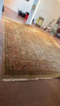 Large Persian-Style Area Rug with Fringe 142x182
