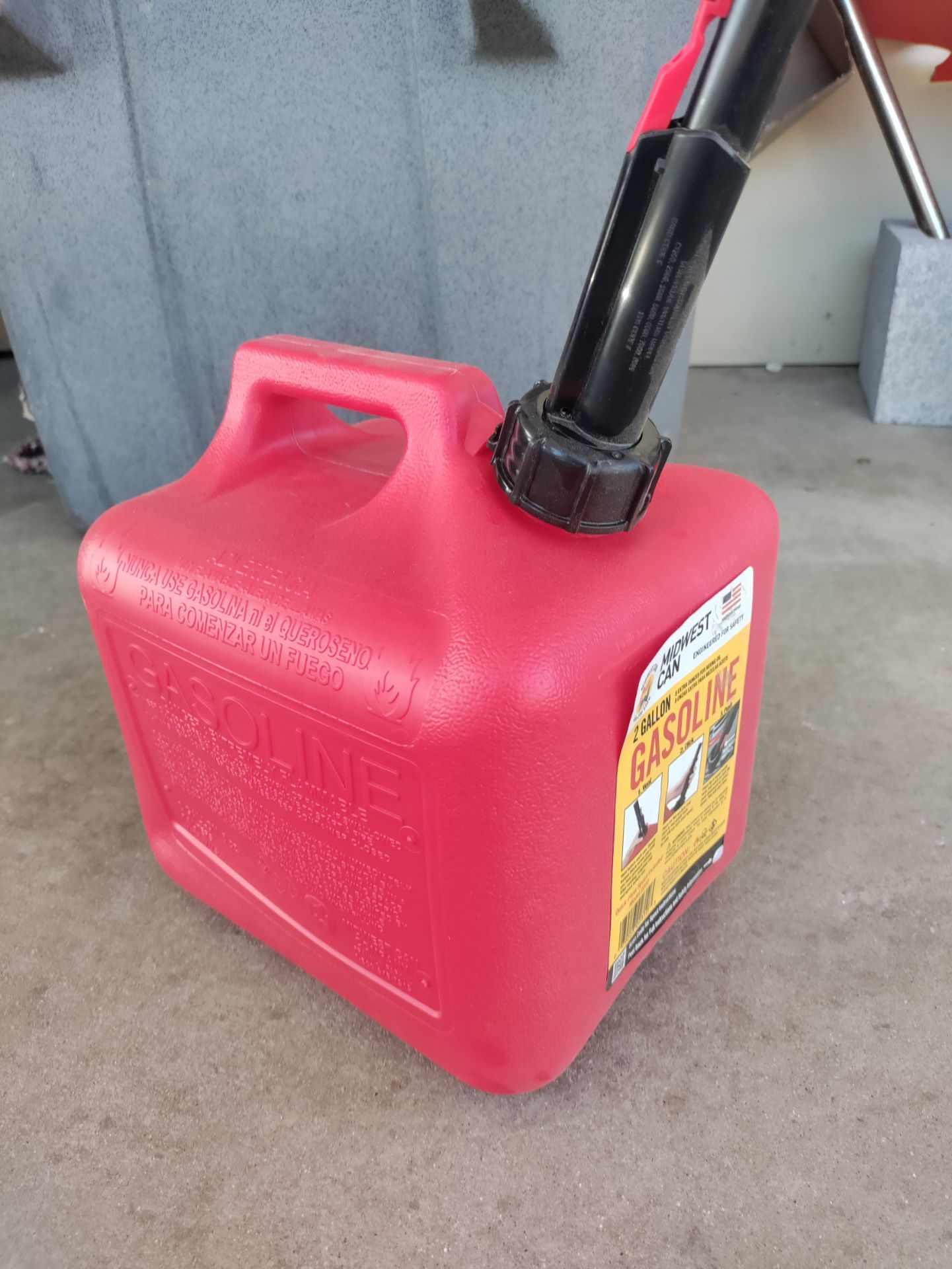 2 gallons gasoline can (one time use)