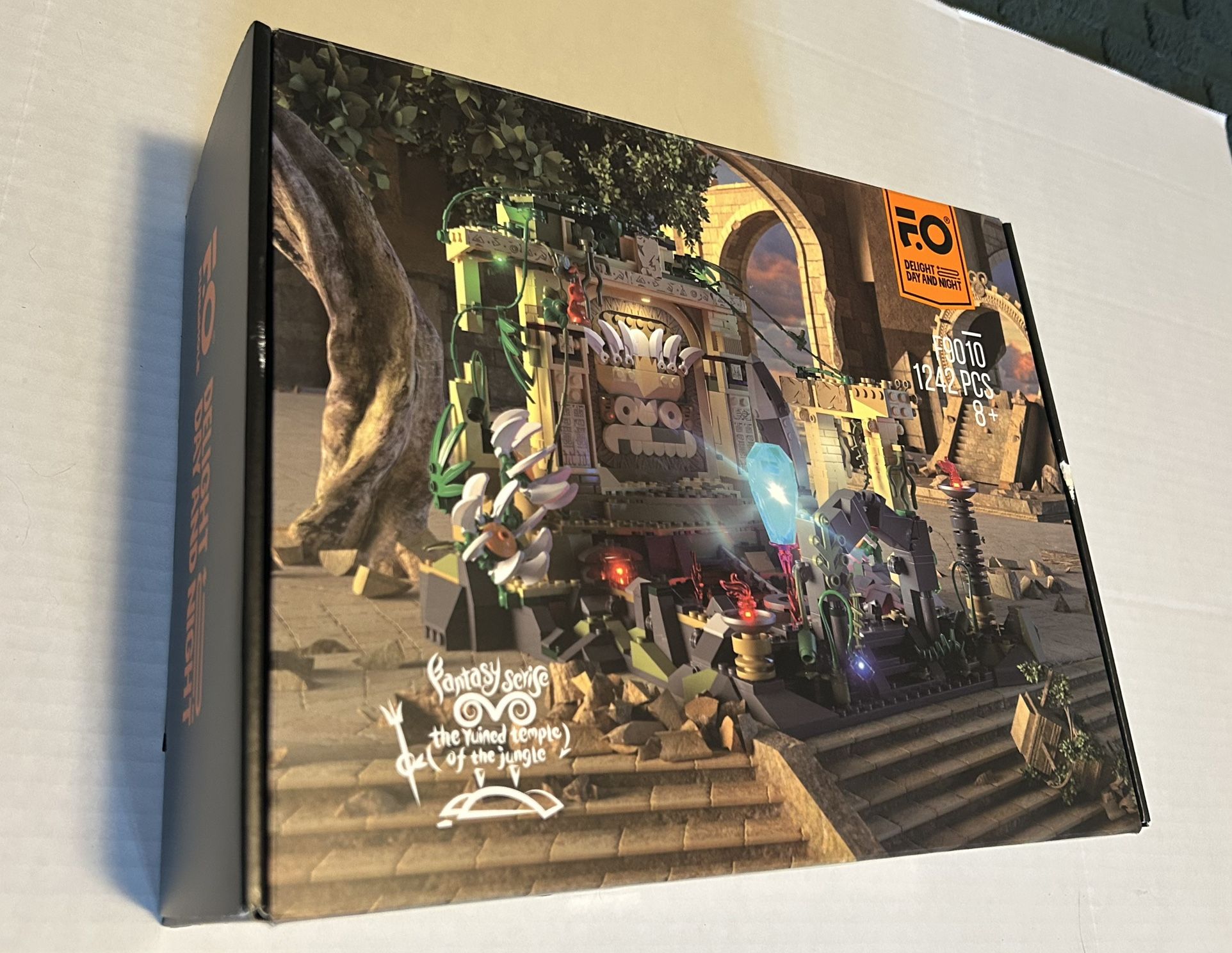 FUNWHOLE Delight Day And Night “The Ruined Temple of the Jungle” Building Set