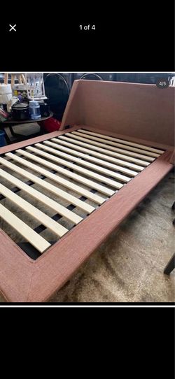 QUEEN BED ONLY (FLOOR MODEL) COLOR PINK