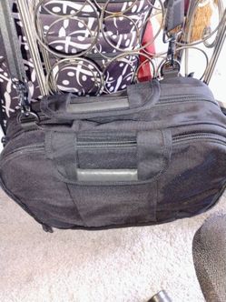 Laptop bag pickup only cash