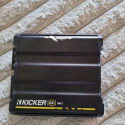 Amp Kicker Cx 300.1