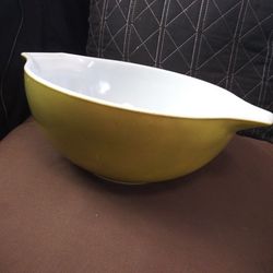 Vintage Avocado Green Pyrex Mixing Bowl