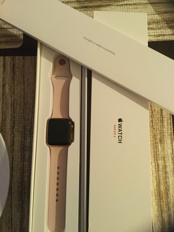 Apple Watch 3 (38 mm case)GPS+Cellular.