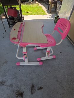 Kids desk