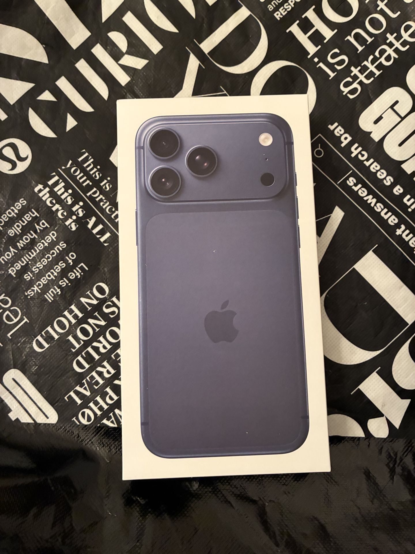 Apple iPhone 17 Pro Max 2TB Deep Blue Unlocked With Receipt I Can Deliver