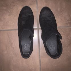 Women’s Size 7 Black Suede Boots