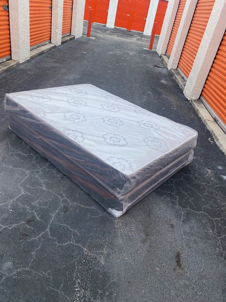 NEW FULL SIZE SET MATTRESS AND BOX SPRING-2pcs
