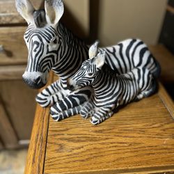 Zebra Mom & Baby Statue