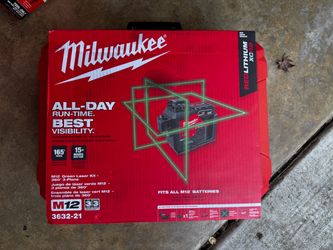 Milwaukee M12 Cordless Green 360 Degree 3-Plane Laser Level Kit with One 4.0 Ah Battery and Charger