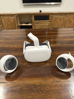 OCULUS META QUEST 2: Like New!