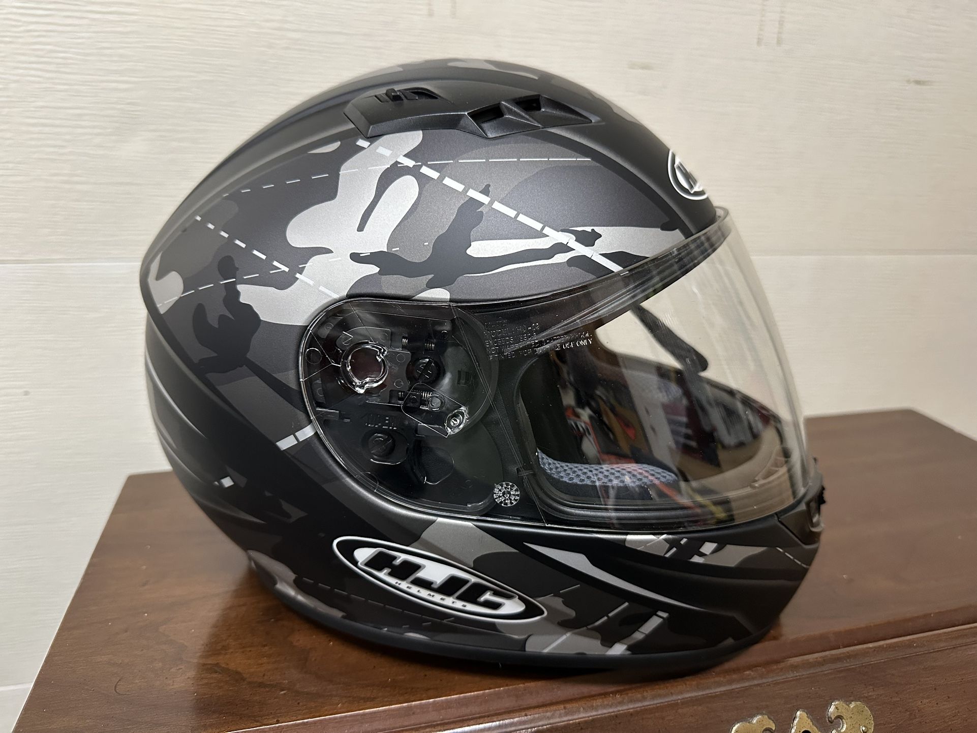HJC (CS-R3) Motorcycle helmet
