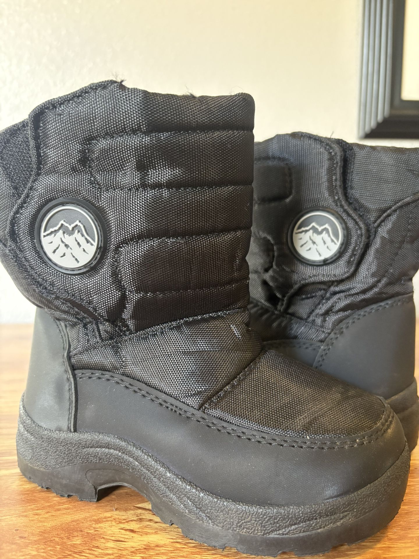 Snow Boots Size 9c