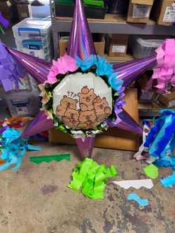 Capybara star bola piñata
