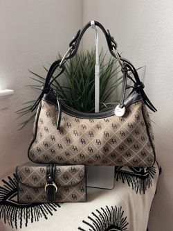 VINTAGE Dooney & Bourke Hobo DB Bag  with Wallet