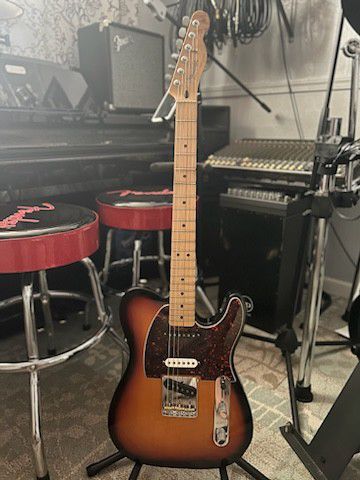 Awesome Guitar-2001 SunBurst Fender Telecaster 