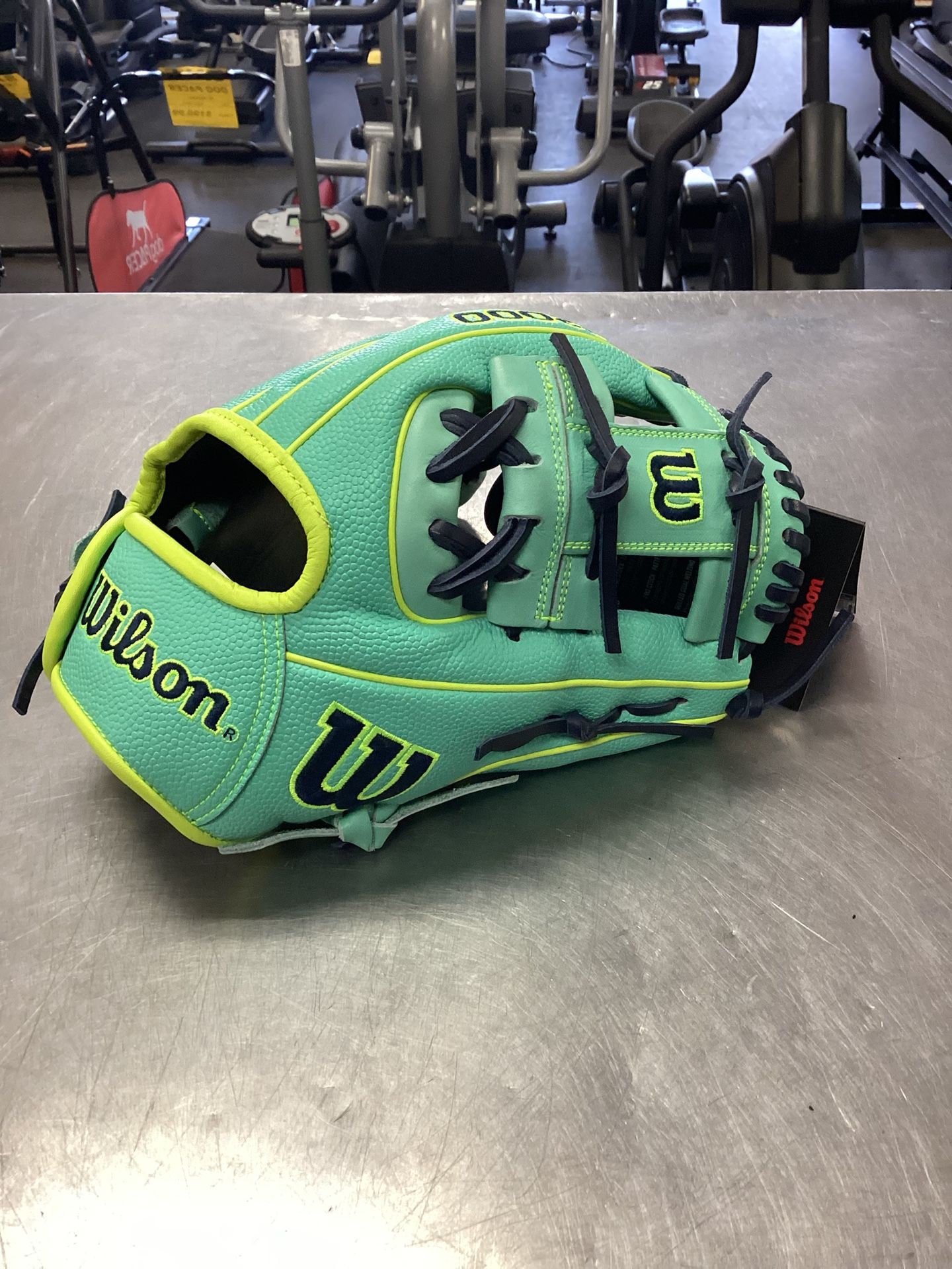 Brand New Wilson Fall A2000 DP15 11.5” SuperSkin Infielder Baseball Glove