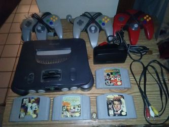 Nintendo 64 Bundle 4 games 3 controllers
