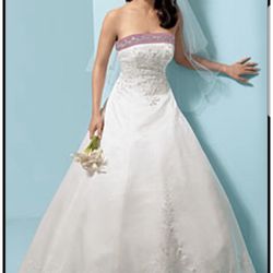 Wedding Dress Alfred Angelo - Size 4