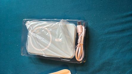 Magnetic Wireless Power Bank