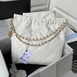 Chanel Shopping Bags for Sale in Los Angeles, CA - OfferUp