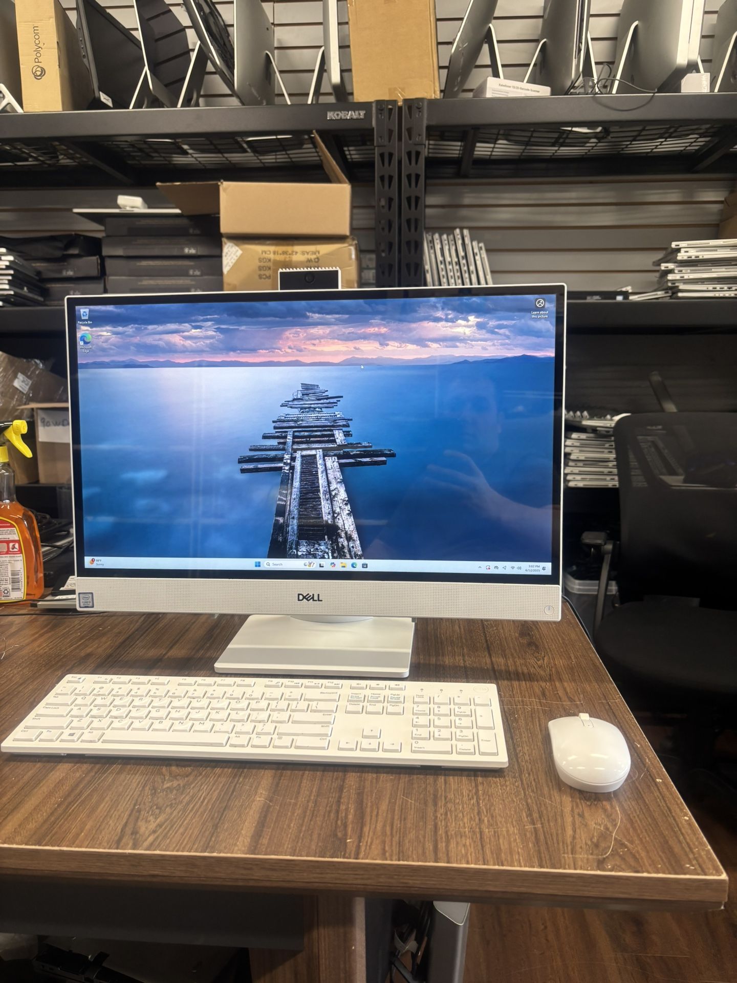 Dell Inspiron 3480, All in One Computer ,TouchScreen,Core i3 8th Gen,16gb ram, 256gb SSD, 500gb HDD Windows 11 Home, wireless mouse and keyboard supe