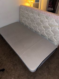 Twin bed with adjustable frame