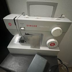 Se vende máquina de cosas